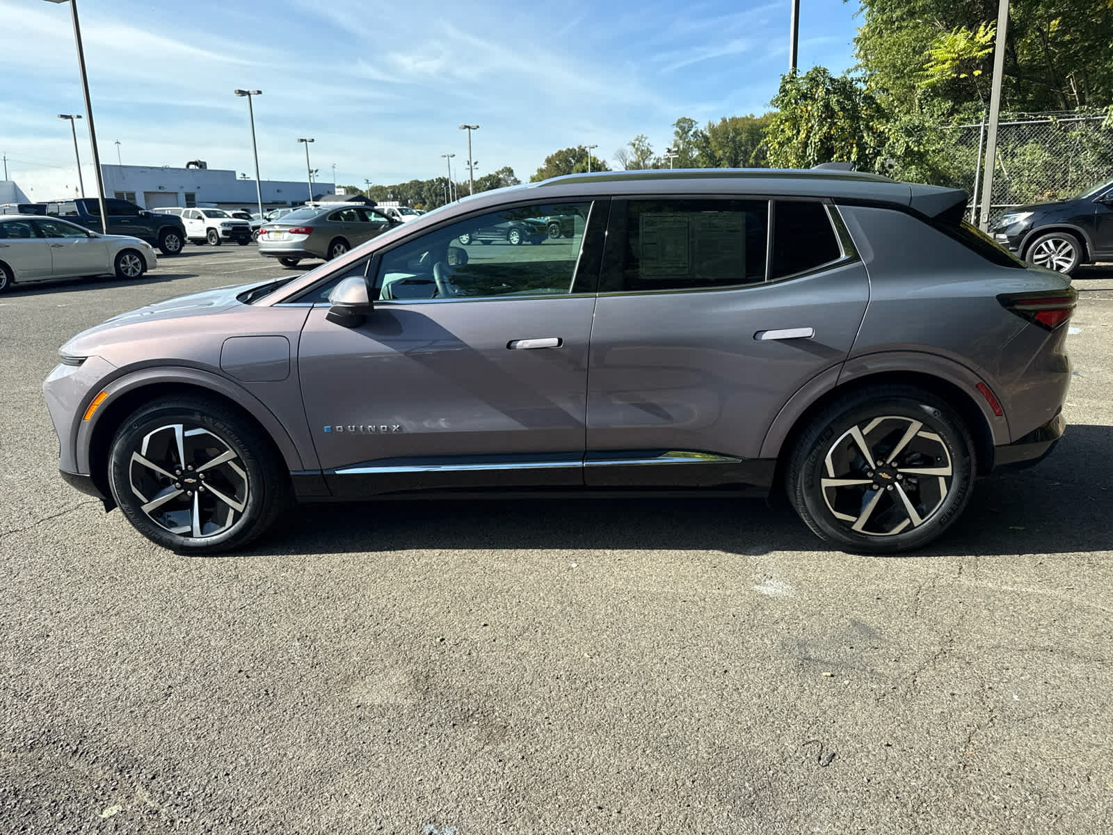 Used 2025 Chevrolet Equinox EV LT FWD image 5