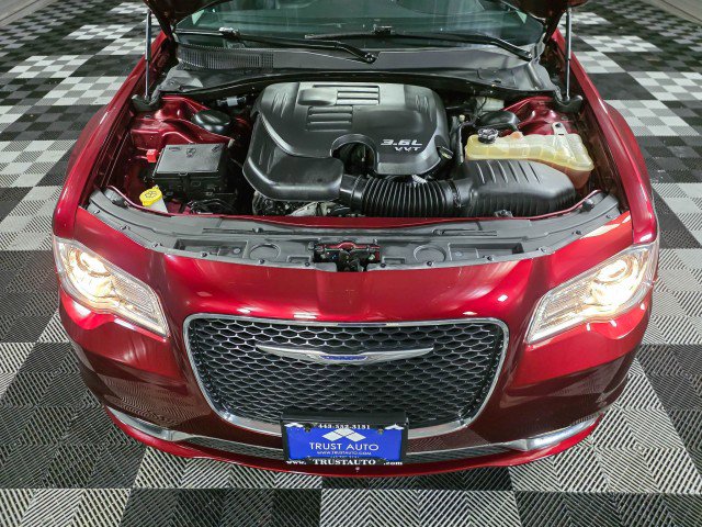 Used 2017 Chrysler 300 Limited w/ Value Package image 37