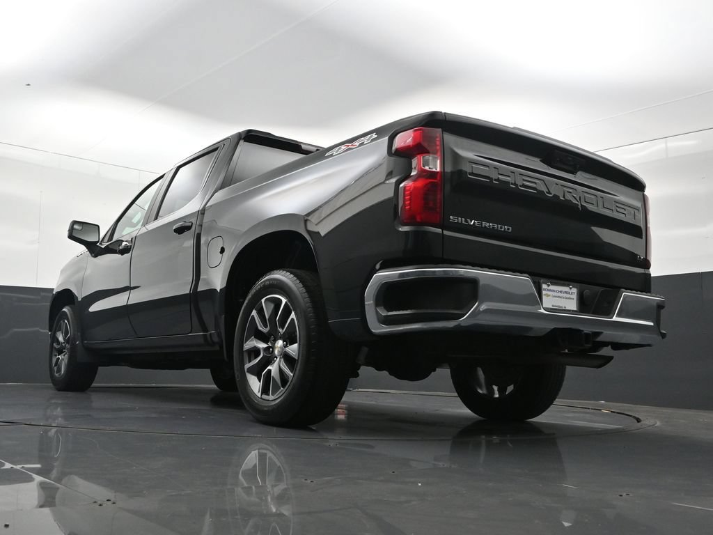 Used 2023 Chevrolet Silverado 1500 LT AWD/4WD image 33