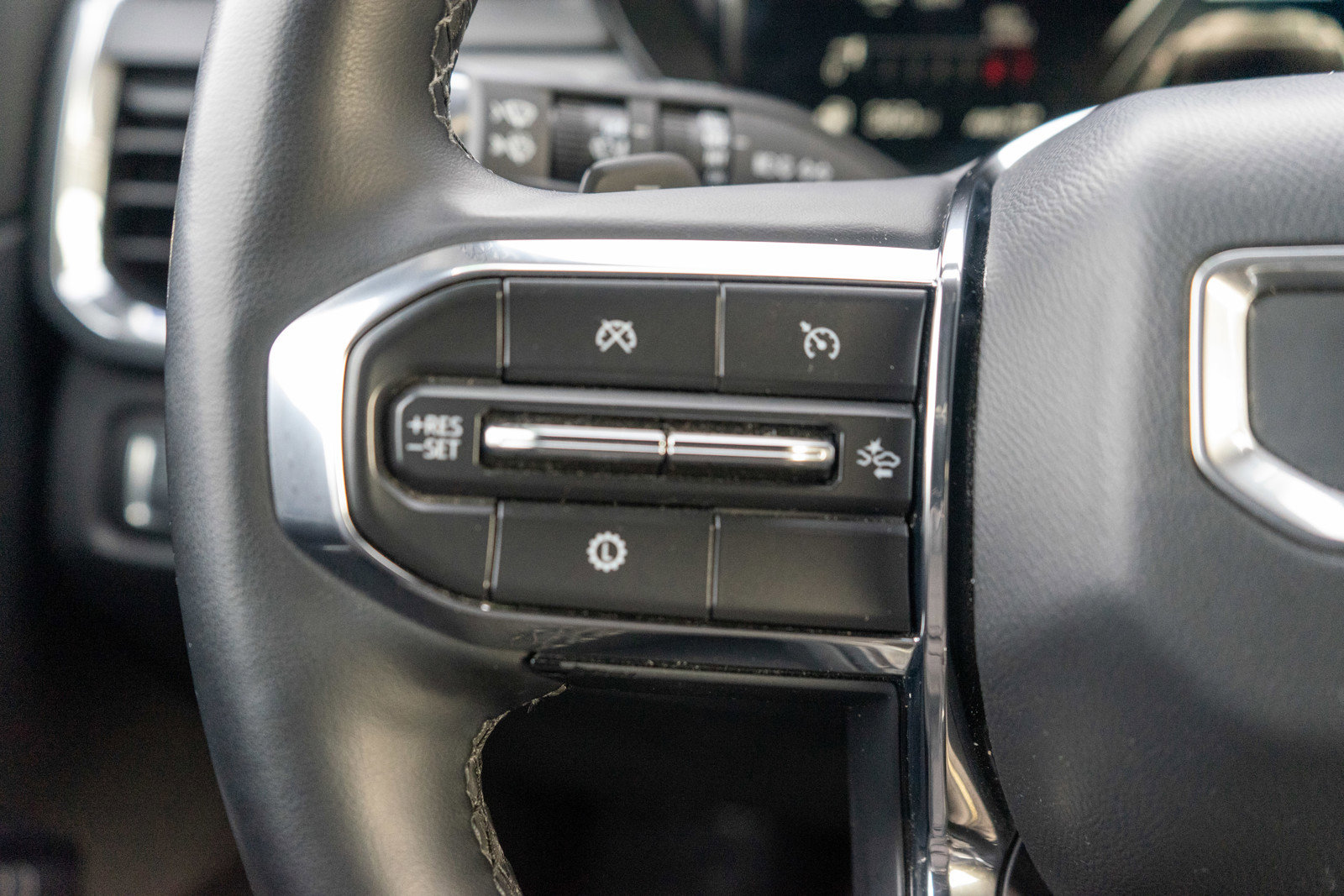 Used 2024 GMC Acadia Elevation image 21