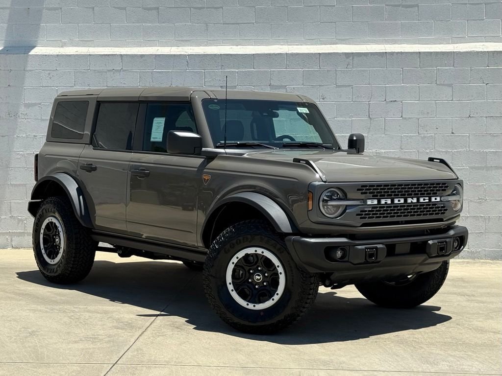 New 2026 Ford Bronco Badlands w/ Sasquatch Package