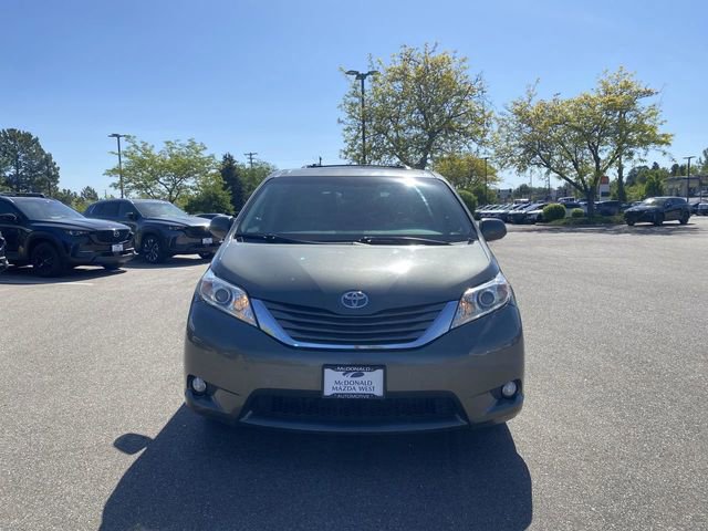 Used 2011 Toyota Sienna XLE w/ Premium Pkg FWD image 8