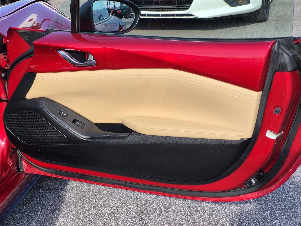 Used 2017 MAZDA MX-5 Miata RF Grand Touring RWD image 28