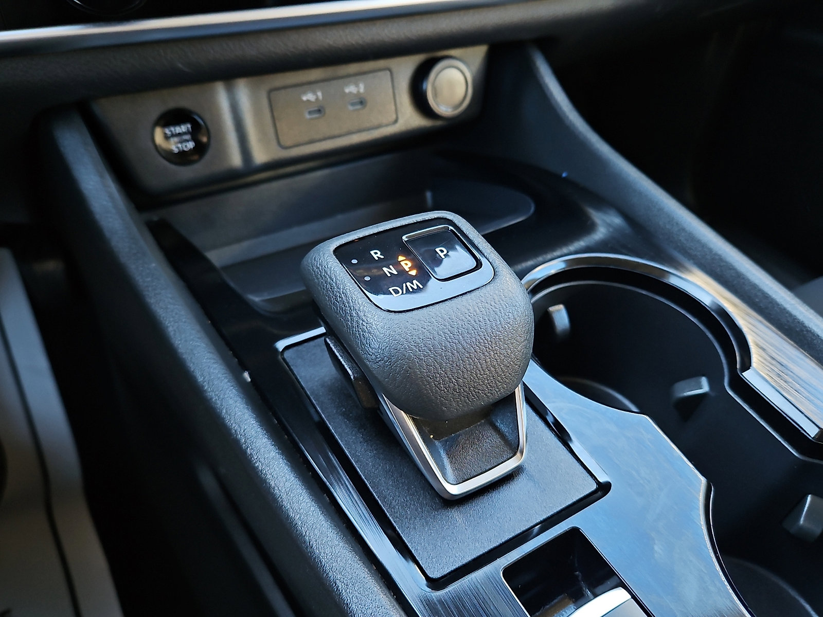 Used 2024 Nissan Rogue S image 14