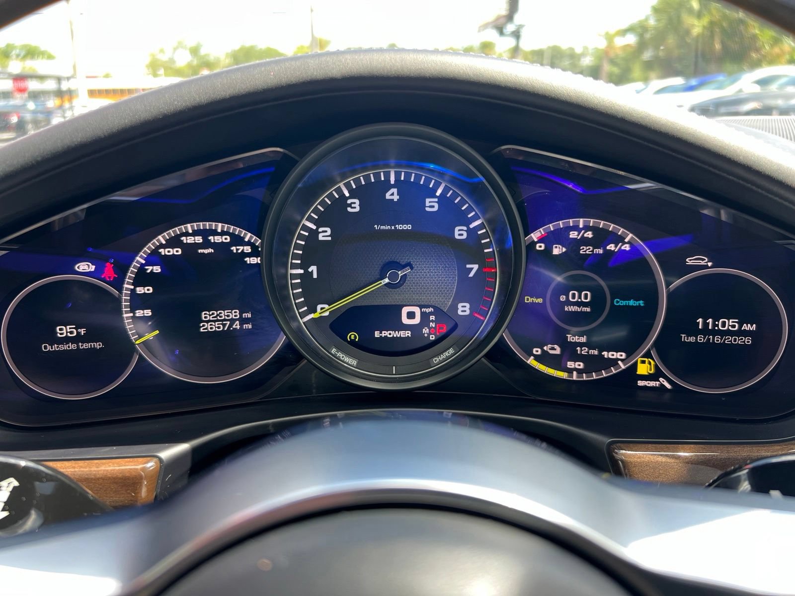 Used 2020 Porsche Panamera 4 Executive AWD/4WD image 38