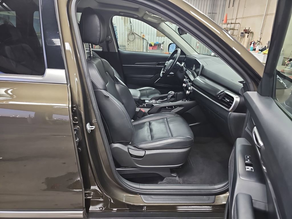 Used 2025 Kia Telluride S AWD/4WD image 10