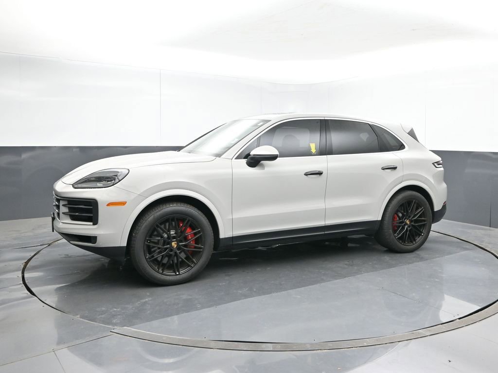 Used 2024 Porsche Cayenne S image 2