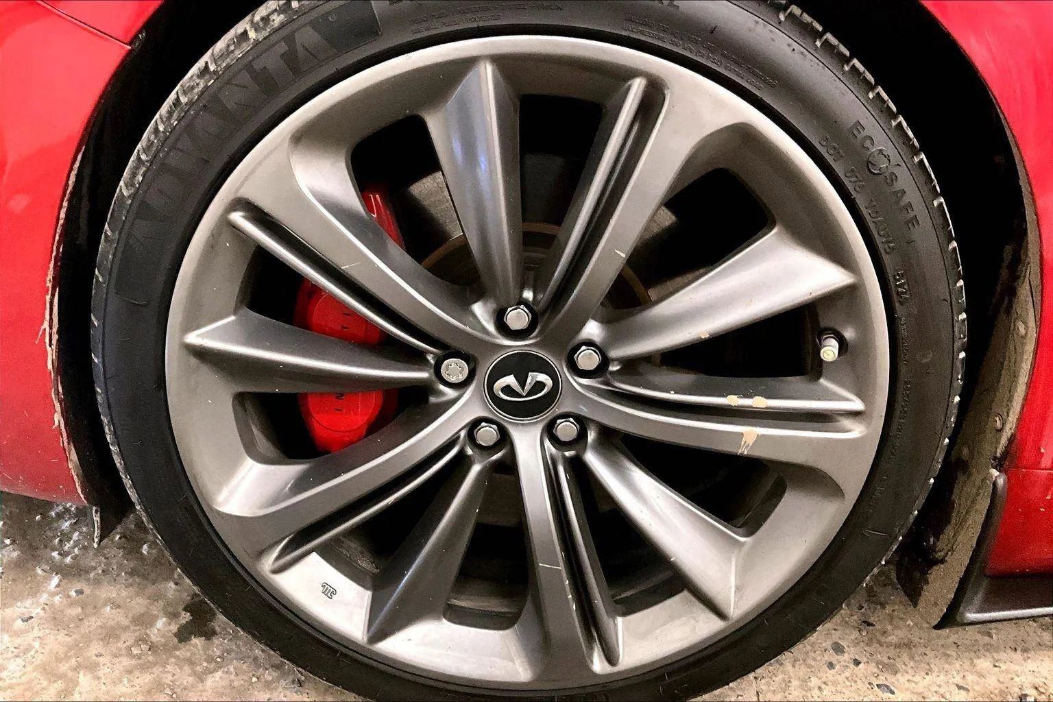 Used 2018 INFINITI Q60 Red Sport 400 w/ Pro Active Package image 8