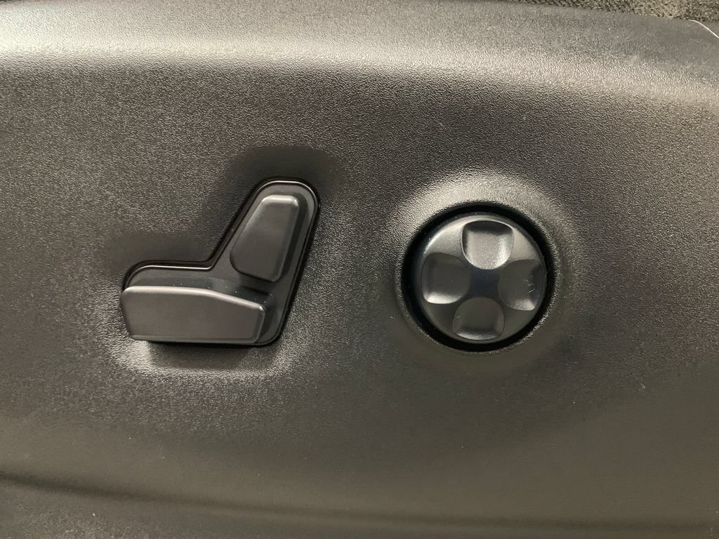 Used 2018 Chrysler Pacifica Touring-L w/ Tire & Wheel Group FWD image 5