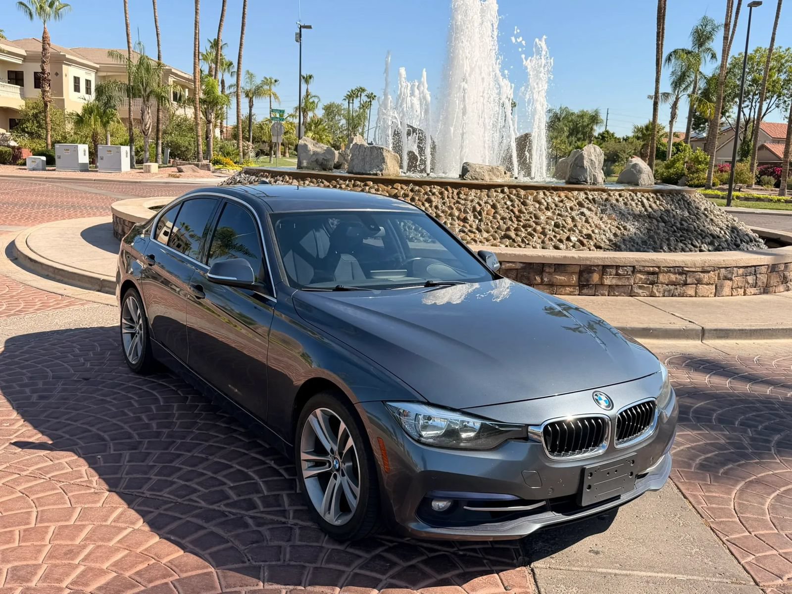 Used 2017 BMW 330i Sedan RWD image 4