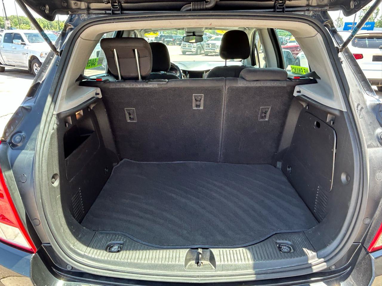 Used 2020 Chevrolet Trax LS AWD/4WD image 17