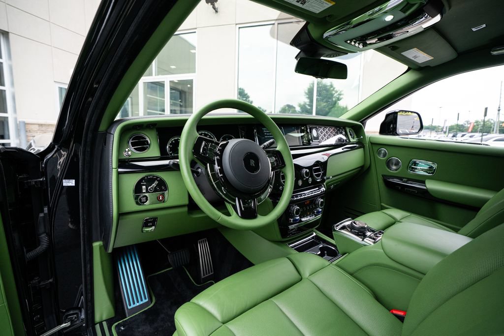 Used 2023 Rolls-Royce Phantom Sedan w/ The Phantom Package RWD image 31