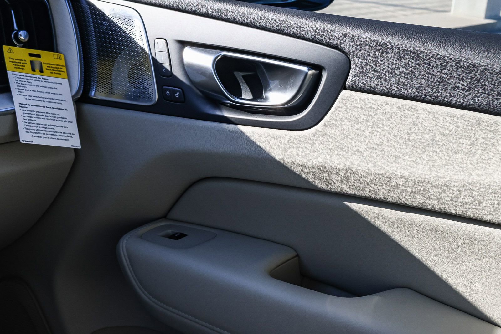 New 2026 Volvo XC60 T8 Ultra w/ Climate Package image 21