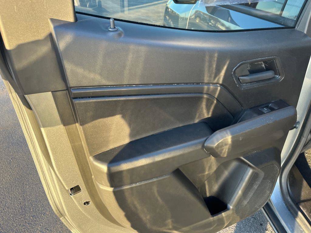 Used 2025 Chevrolet Colorado W/T w/ WT Convenience Package II image 18