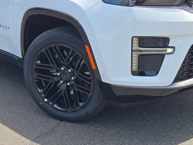 New 2026 Jeep Grand Wagoneer Limited AWD/4WD image 4