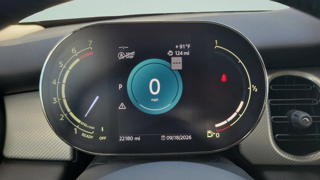 Used 2024 MINI Cooper 4-Door Hardtop FWD image 22