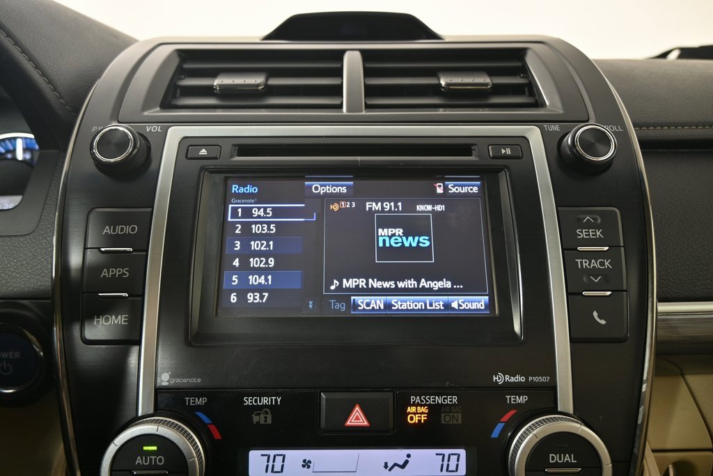 Used 2014 Toyota Camry LE image 27