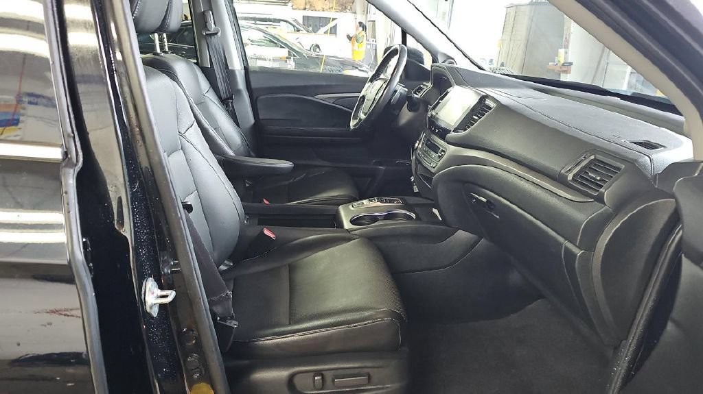 Used 2023 Honda Ridgeline RTL-E image 2