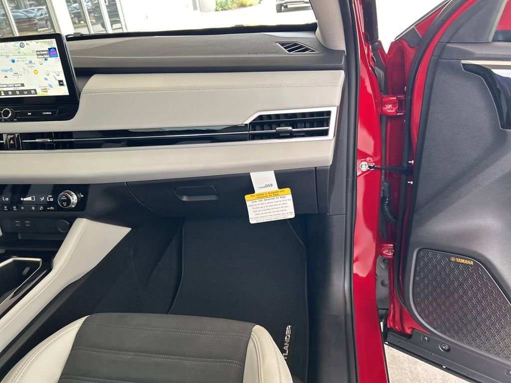 New 2025 Mitsubishi Outlander SE image 23