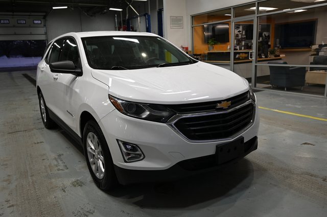 Used 2018 Chevrolet Equinox LS image 3