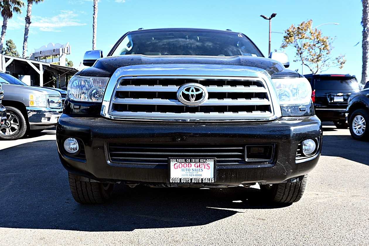 Used 2013 Toyota Sequoia Platinum AWD/4WD image 2