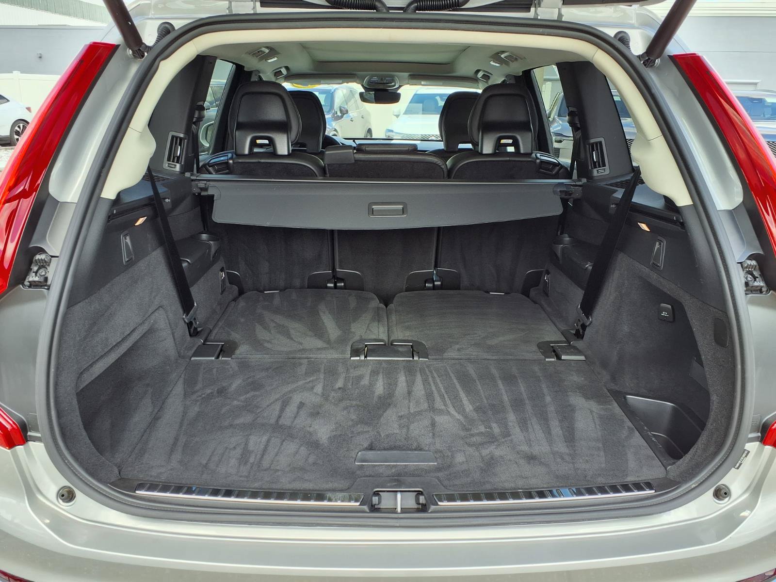 Certified 2025 Volvo XC90 B5 Core AWD/4WD image 18