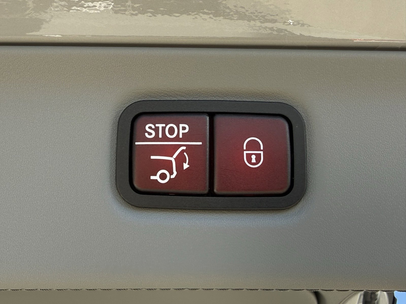 New 2025 Mercedes-Benz Maybach EQS 680 4MATIC image 13