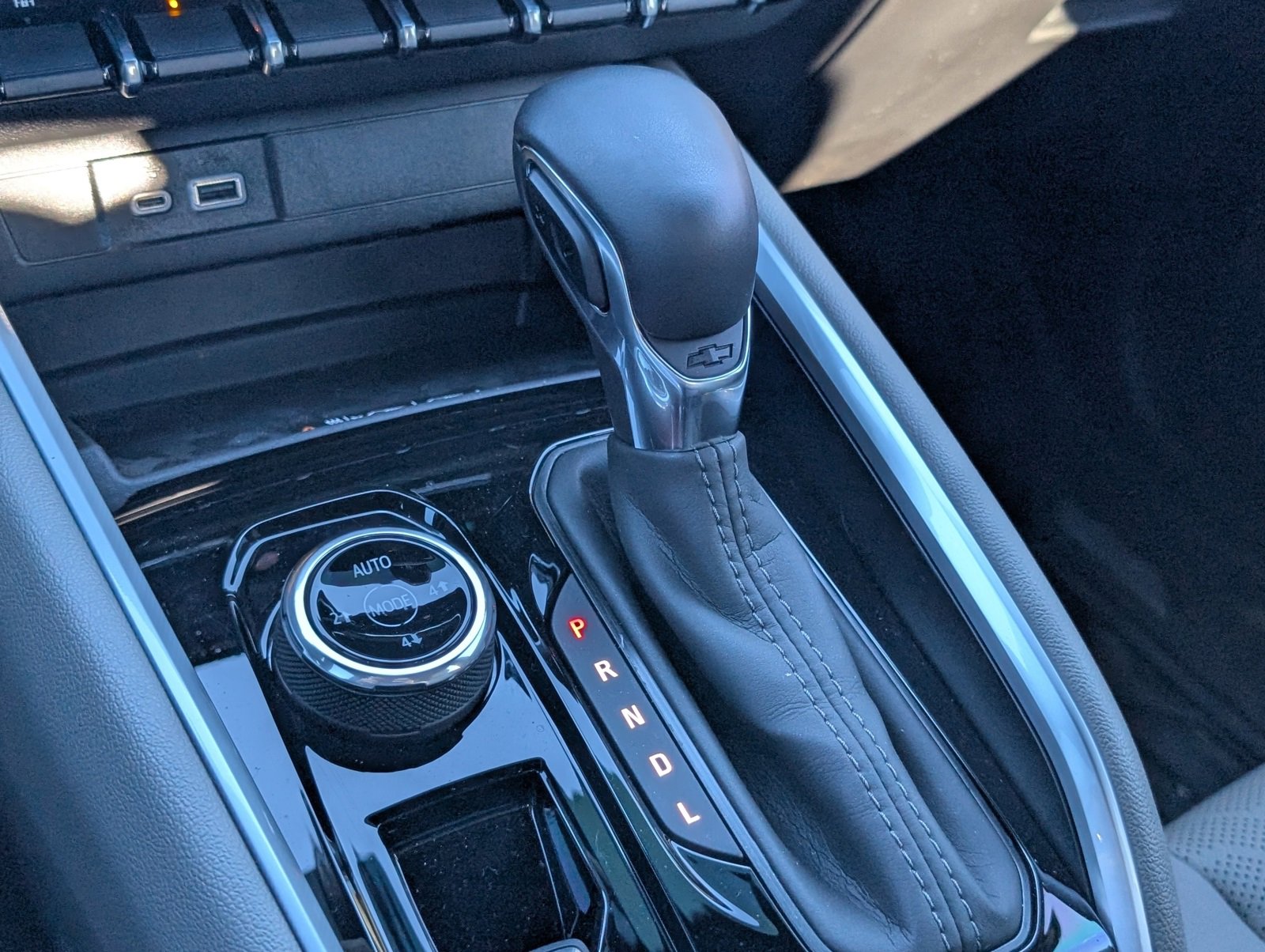 Used 2026 Chevrolet Colorado ZR2 w/ Technology Package image 15