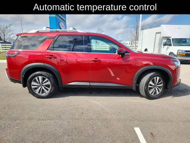 Used 2023 Nissan Pathfinder SL image 11