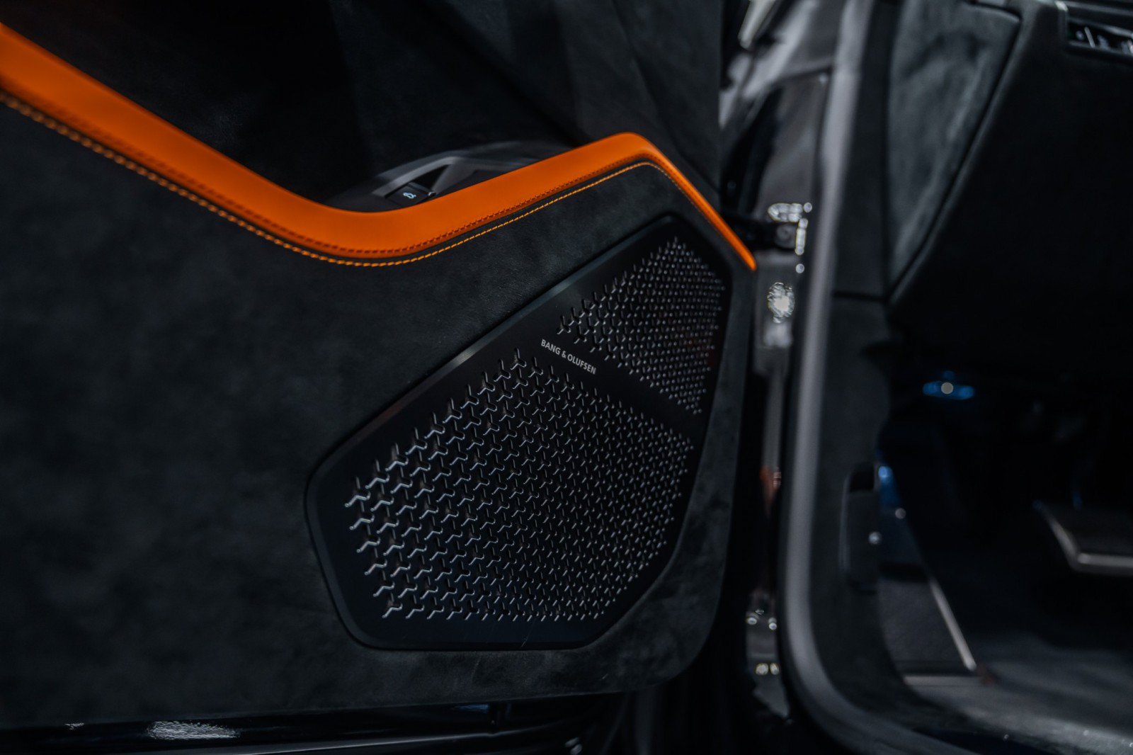 Used 2024 Lamborghini Urus Performante AWD/4WD image 18