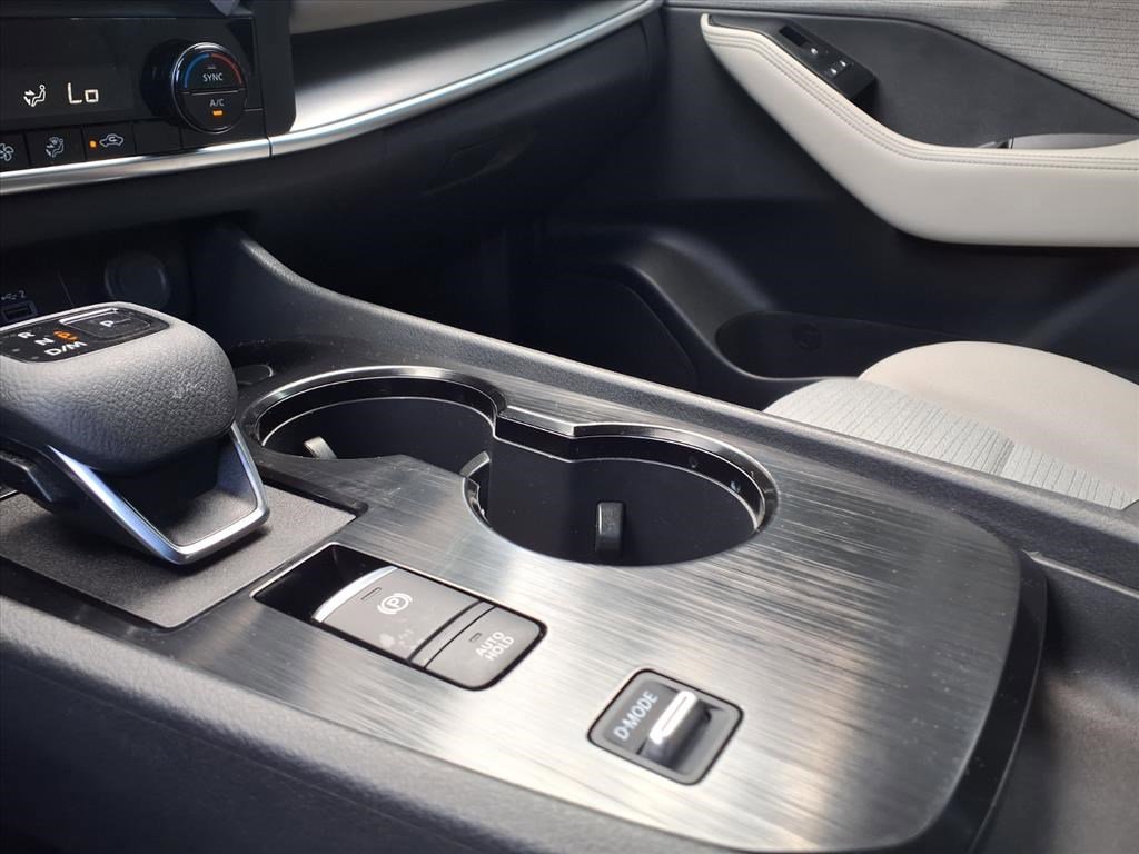 Used 2023 Nissan Rogue SV image 19