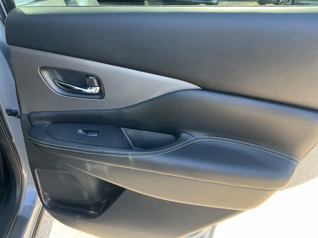 Certified 2023 Nissan Murano SV w/ SV Midnight Edition Package image 16