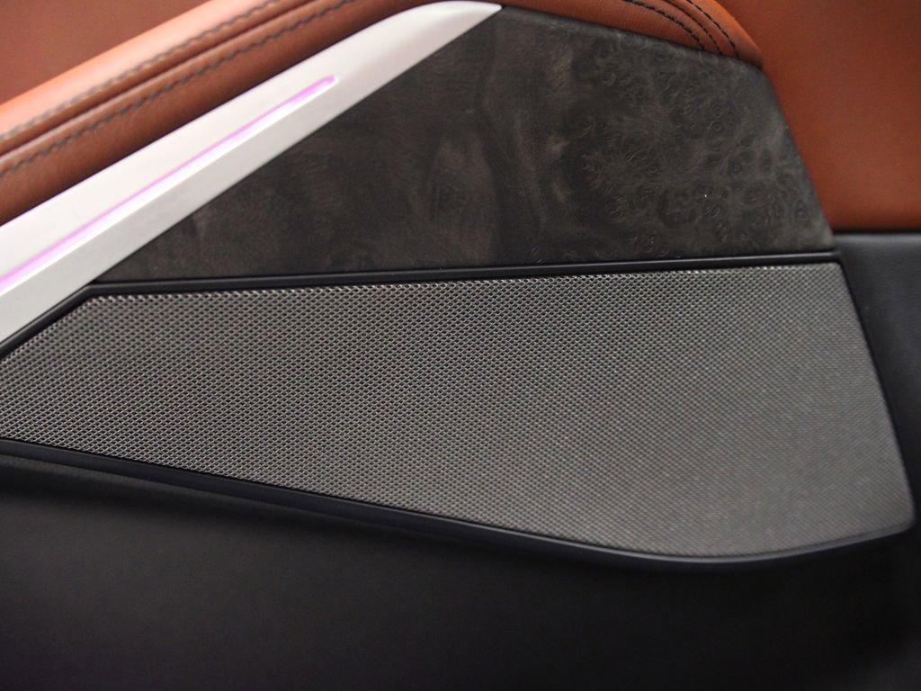 Used 2023 BMW X7 xDrive40i w/ Executive Package image 24