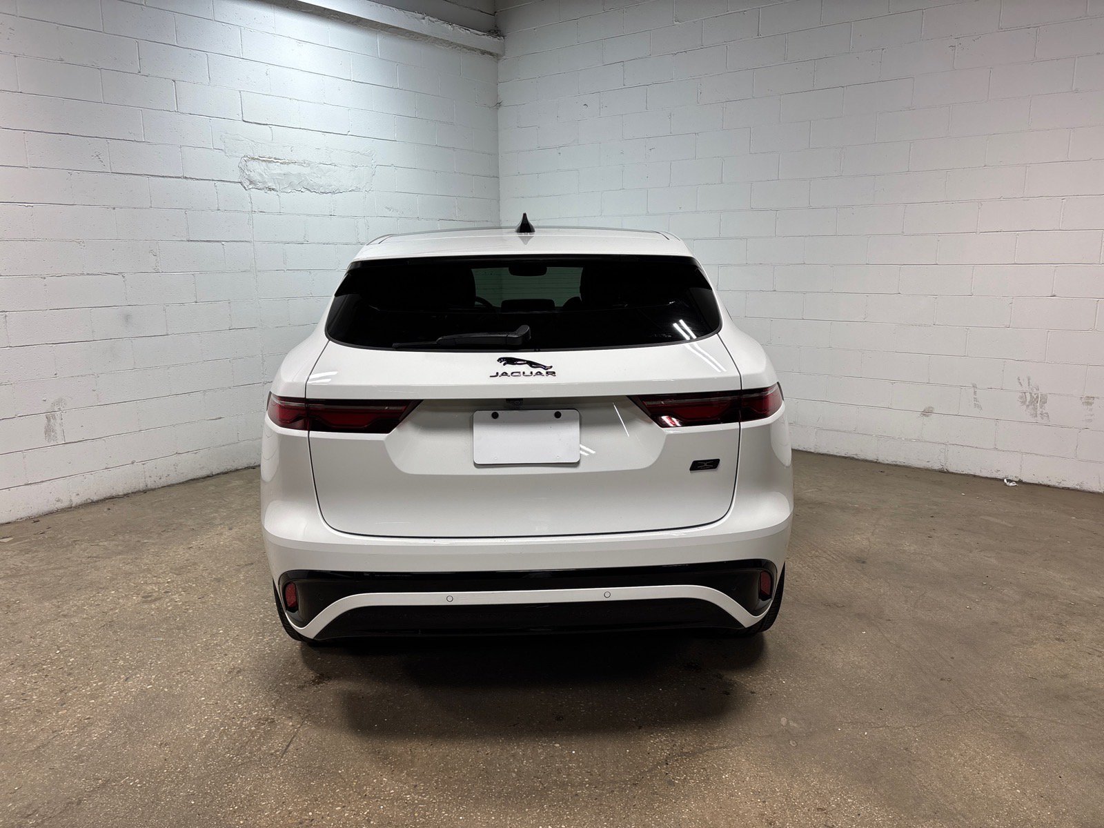Used 2026 Jaguar F-PACE R-Dynamic S AWD/4WD image 8