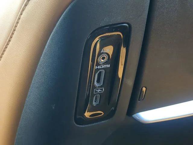 Certified 2023 Chrysler Pacifica Pinnacle FWD image 18