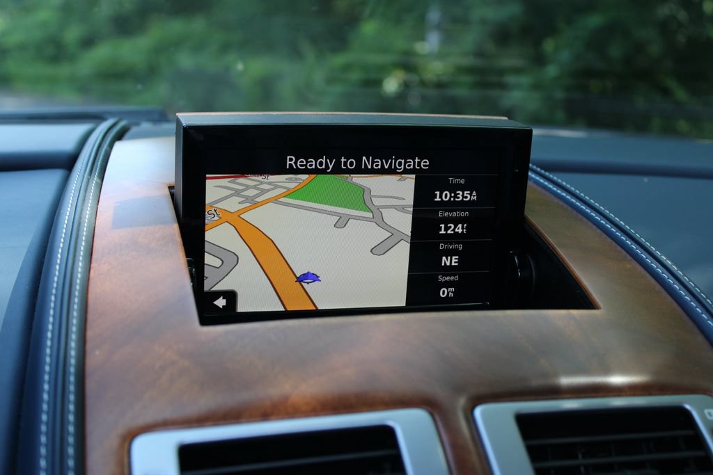 Used 2014 Aston Martin DB9 Volante RWD image 16