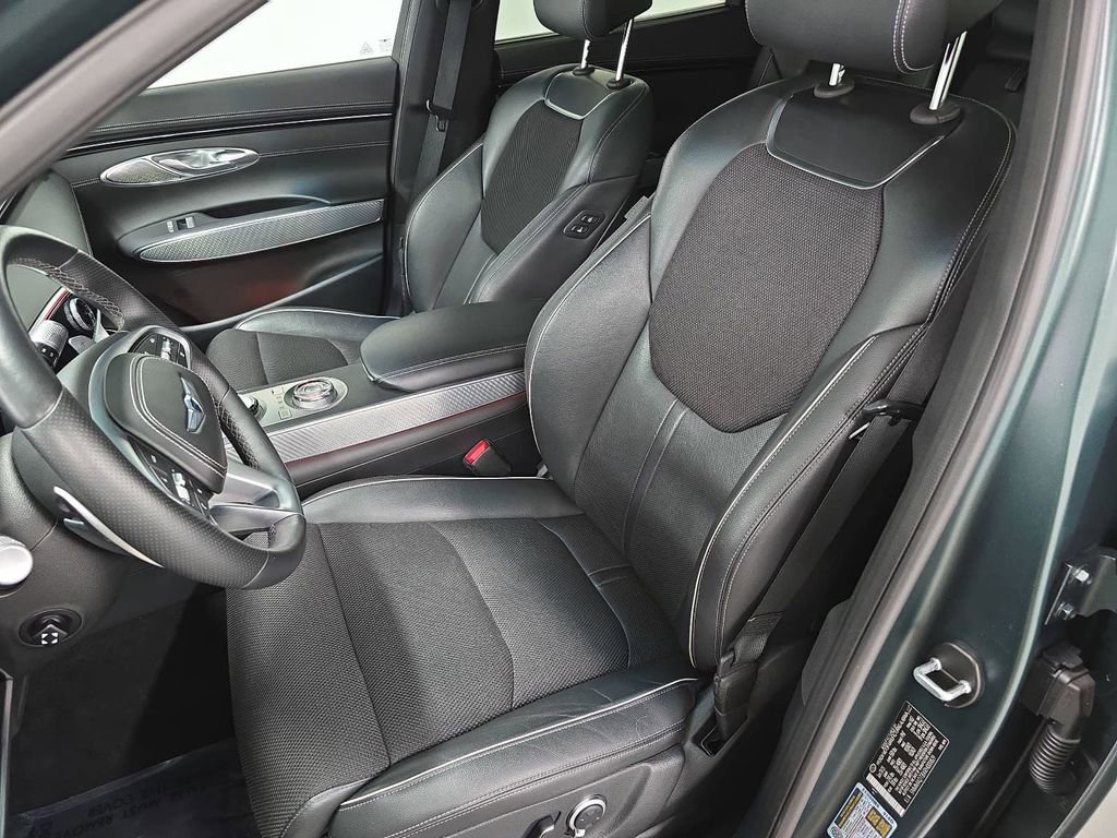 Used 2024 Genesis GV70 2.5T w/ Sport Prestige Package AWD/4WD image 5