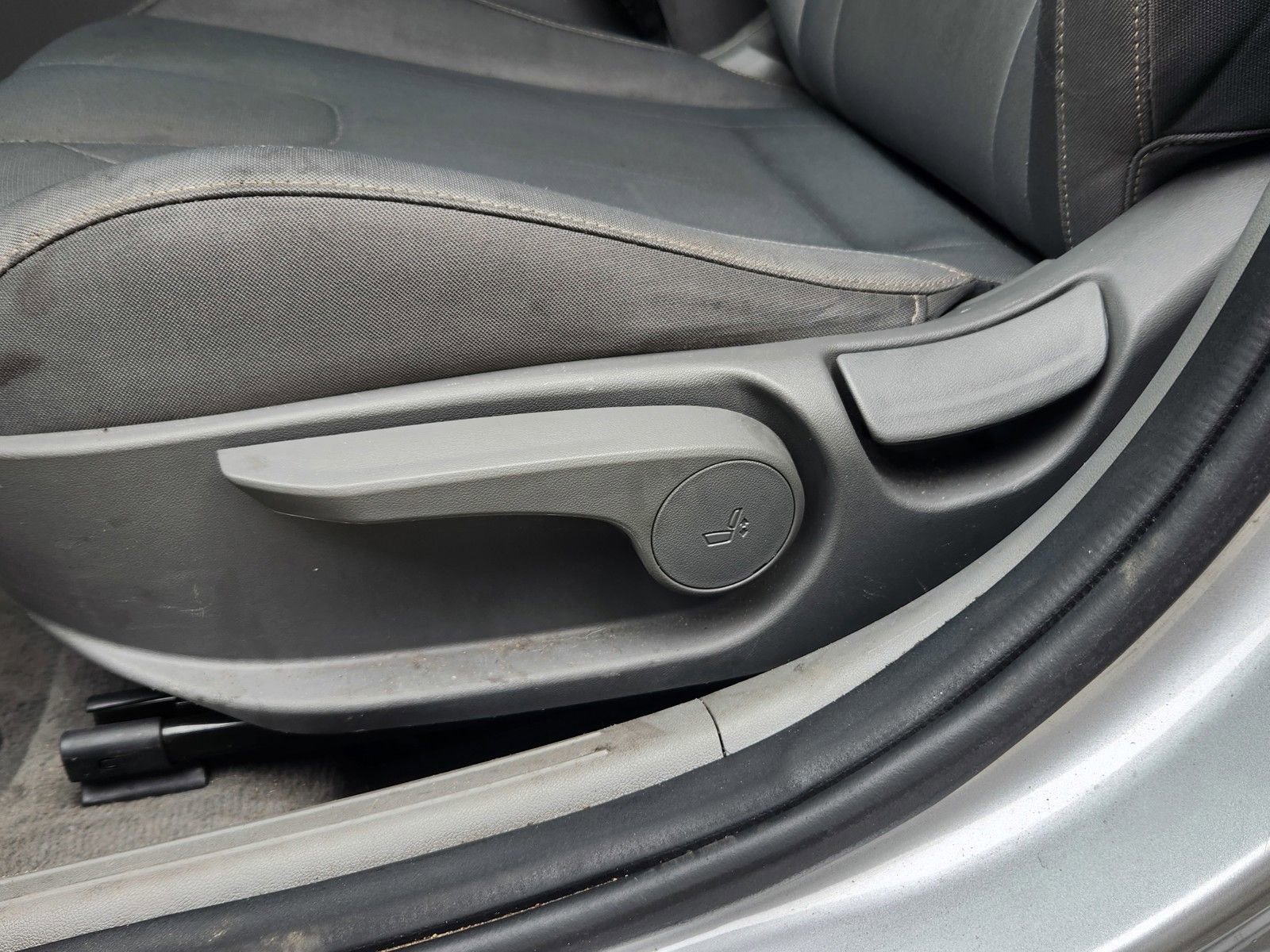 Used 2023 Hyundai Elantra SEL image 11