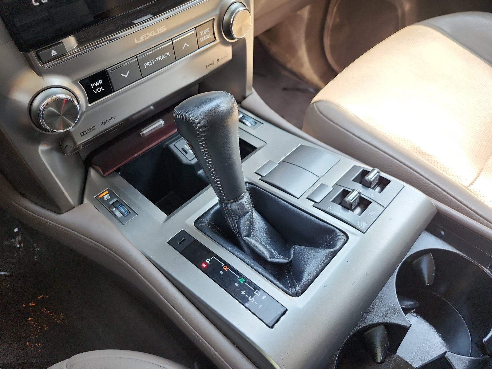 Used 2018 Lexus GX 460 Premium w/ Premium Package AWD/4WD image 28