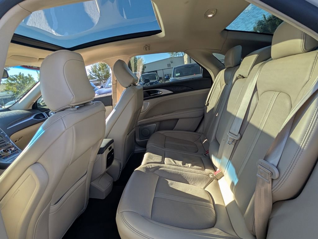 Used 2020 Lincoln MKZ Reserve w/ Luxury Package image 12