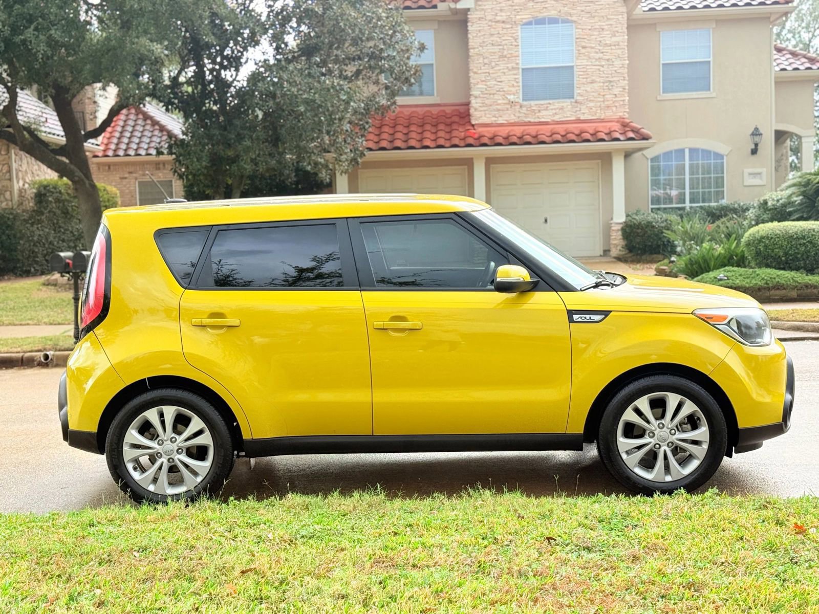 Used 2014 Kia Soul + w/ UVO w/Eservices Package image 11