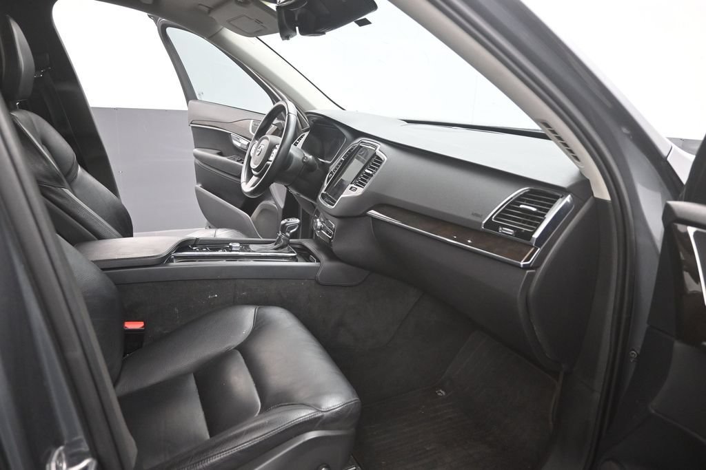 Used 2018 Volvo XC90 T6 Momentum w/ Convenience Package AWD/4WD image 14