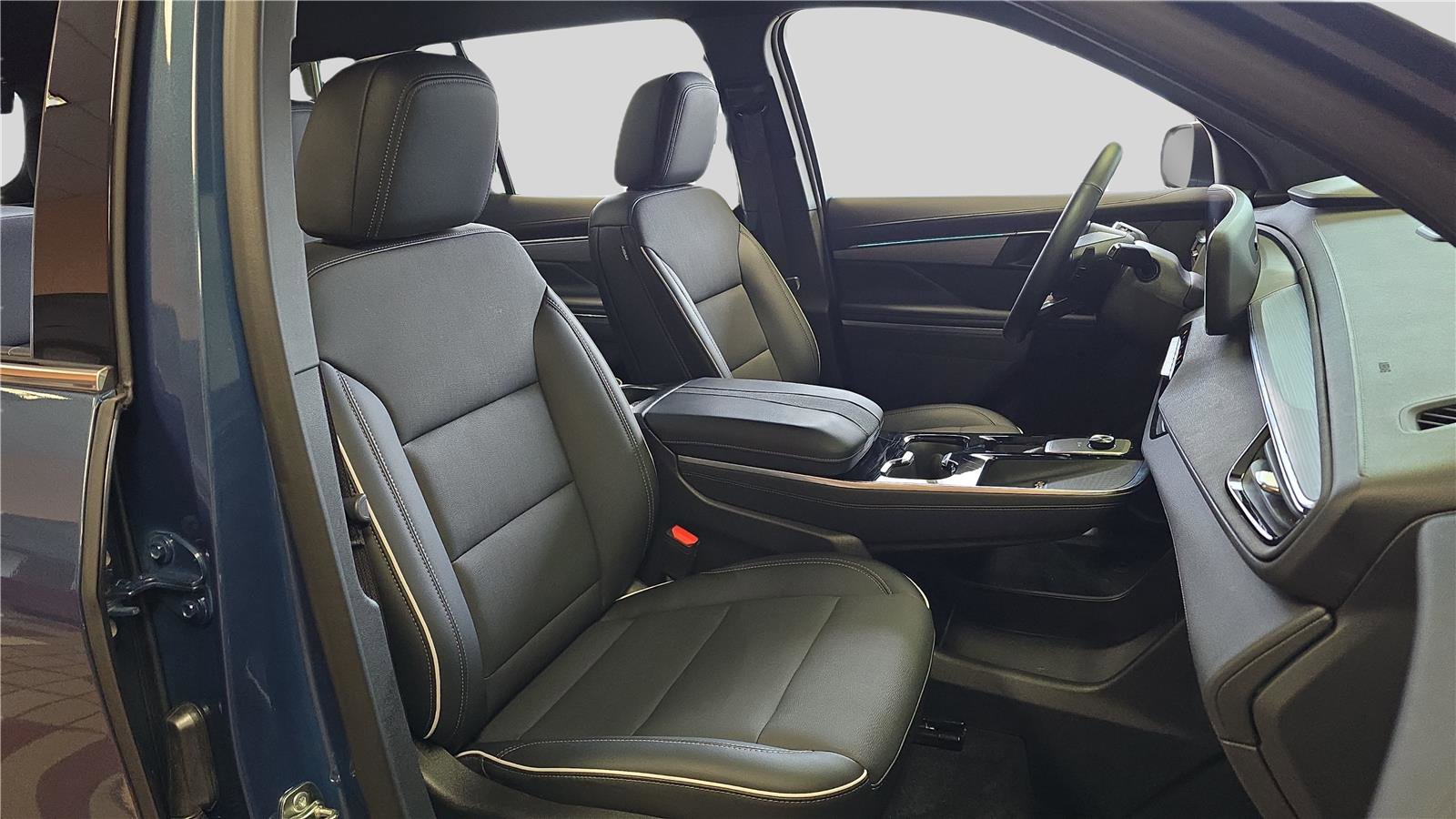 Used 2025 Buick Enclave Preferred image 14