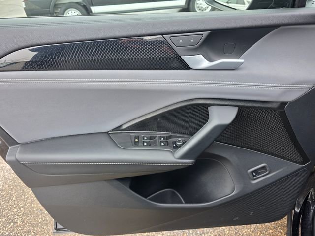 Used 2025 Volkswagen Tiguan SE image 24