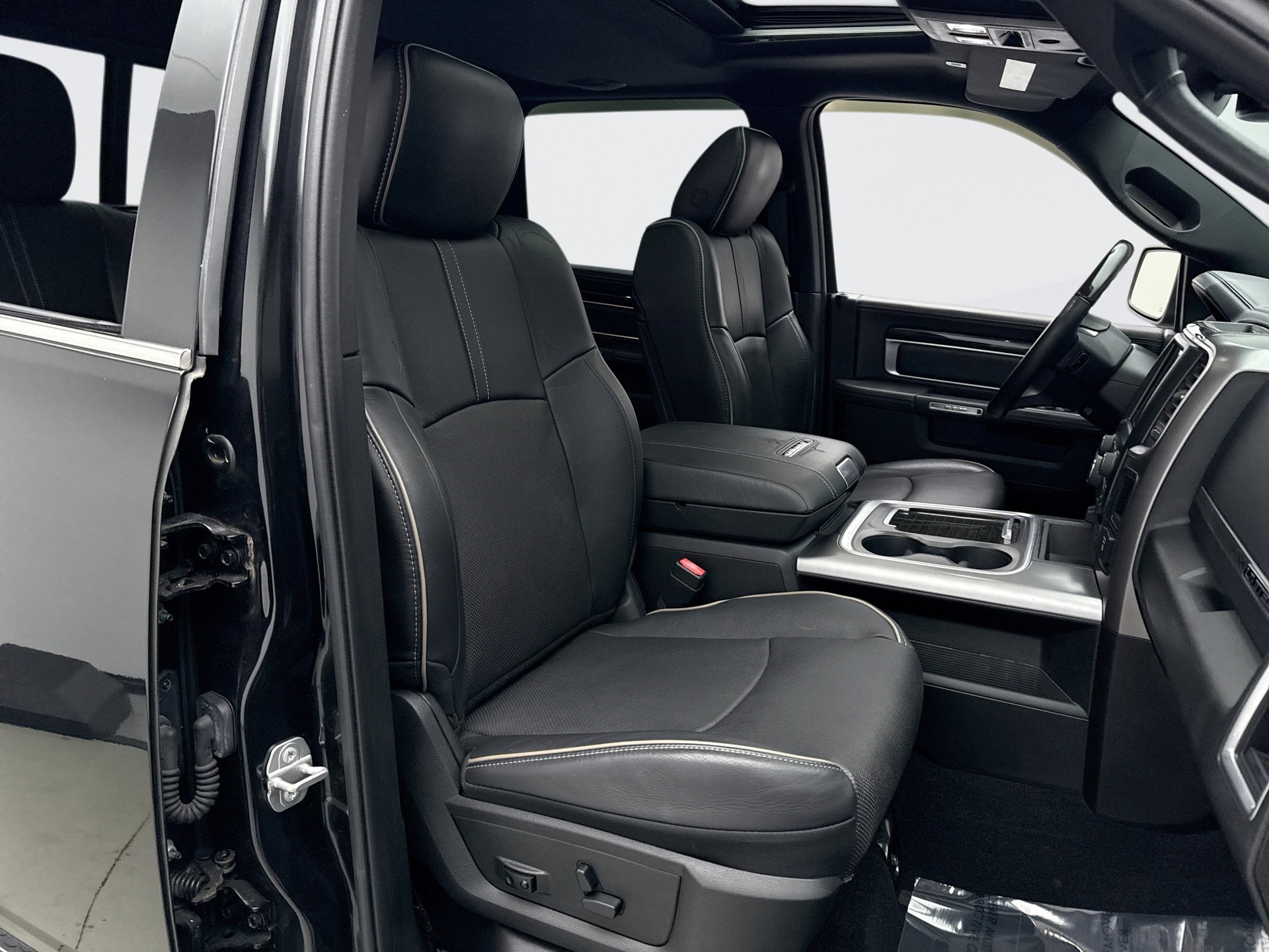 Used 2018 RAM 1500 Limited image 17