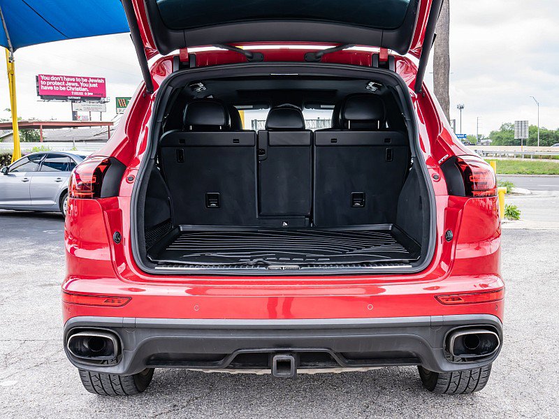 Used 2017 Porsche Cayenne AWD/4WD image 12