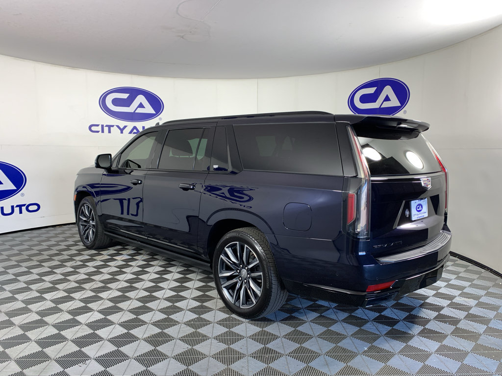 Used 2023 Cadillac Escalade ESV Sport w/ LPO, ONYX Package AWD/4WD image 5