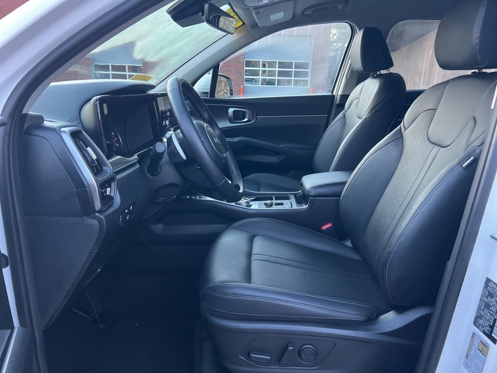 Certified 2023 Kia Sorento EX image 12