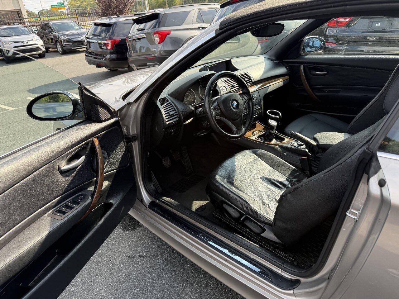 Used 2009 BMW 128i Convertible RWD image 9
