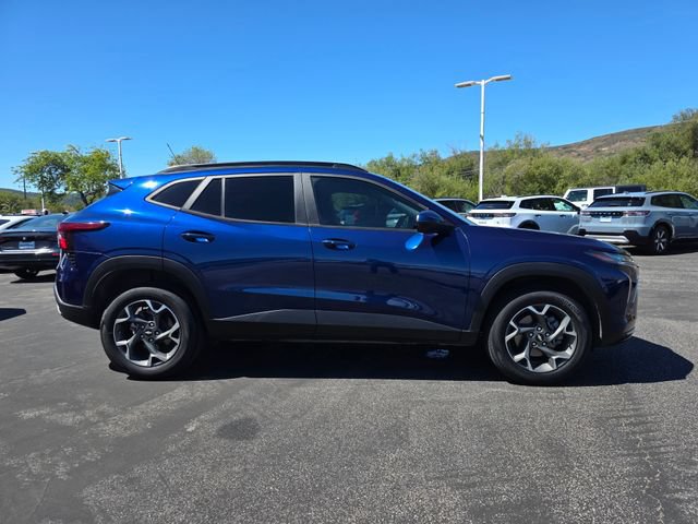 Used 2024 Chevrolet Trax LT w/ Driver Confidence Package FWD image 9